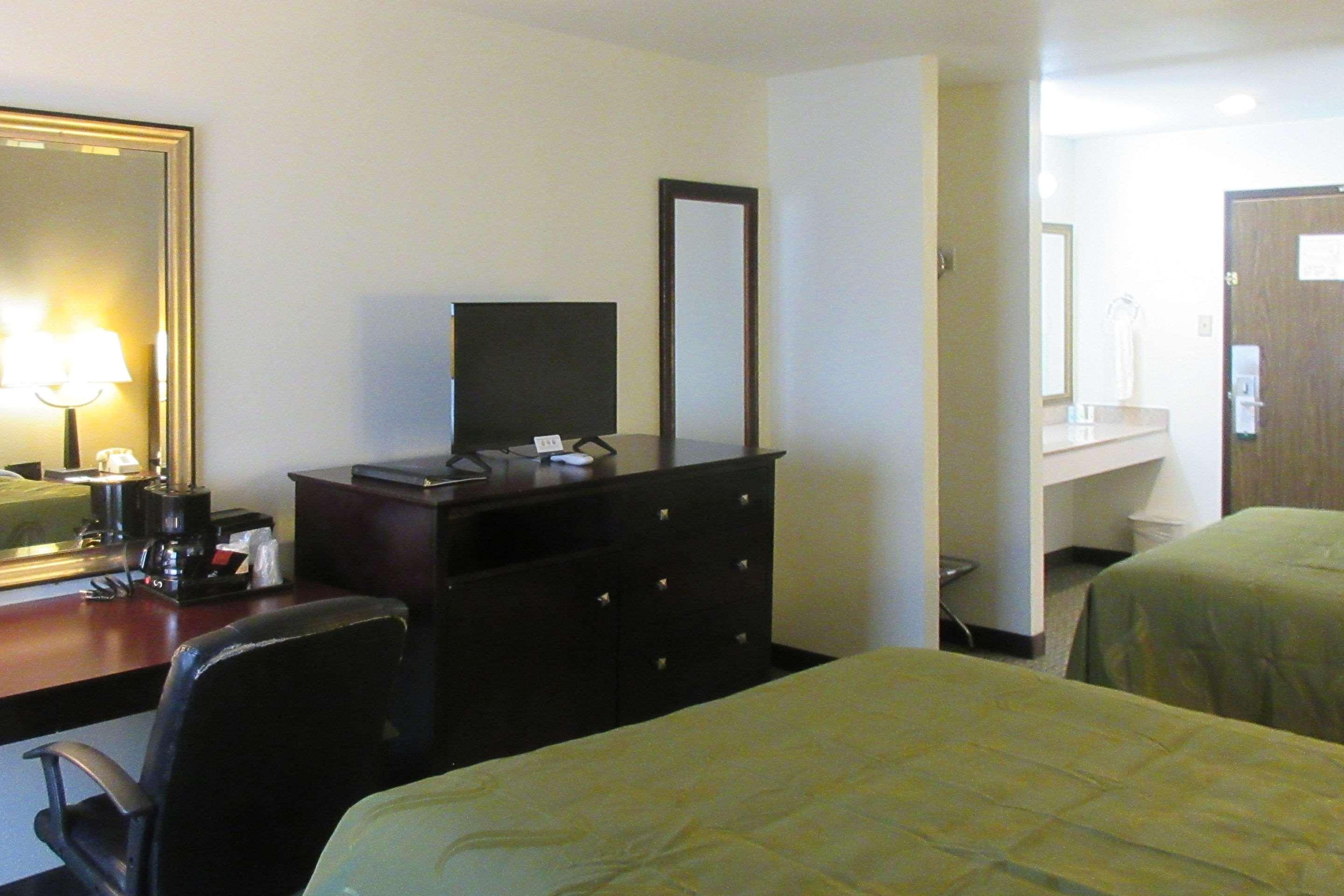 Quality Inn Longmont Bagian luar foto