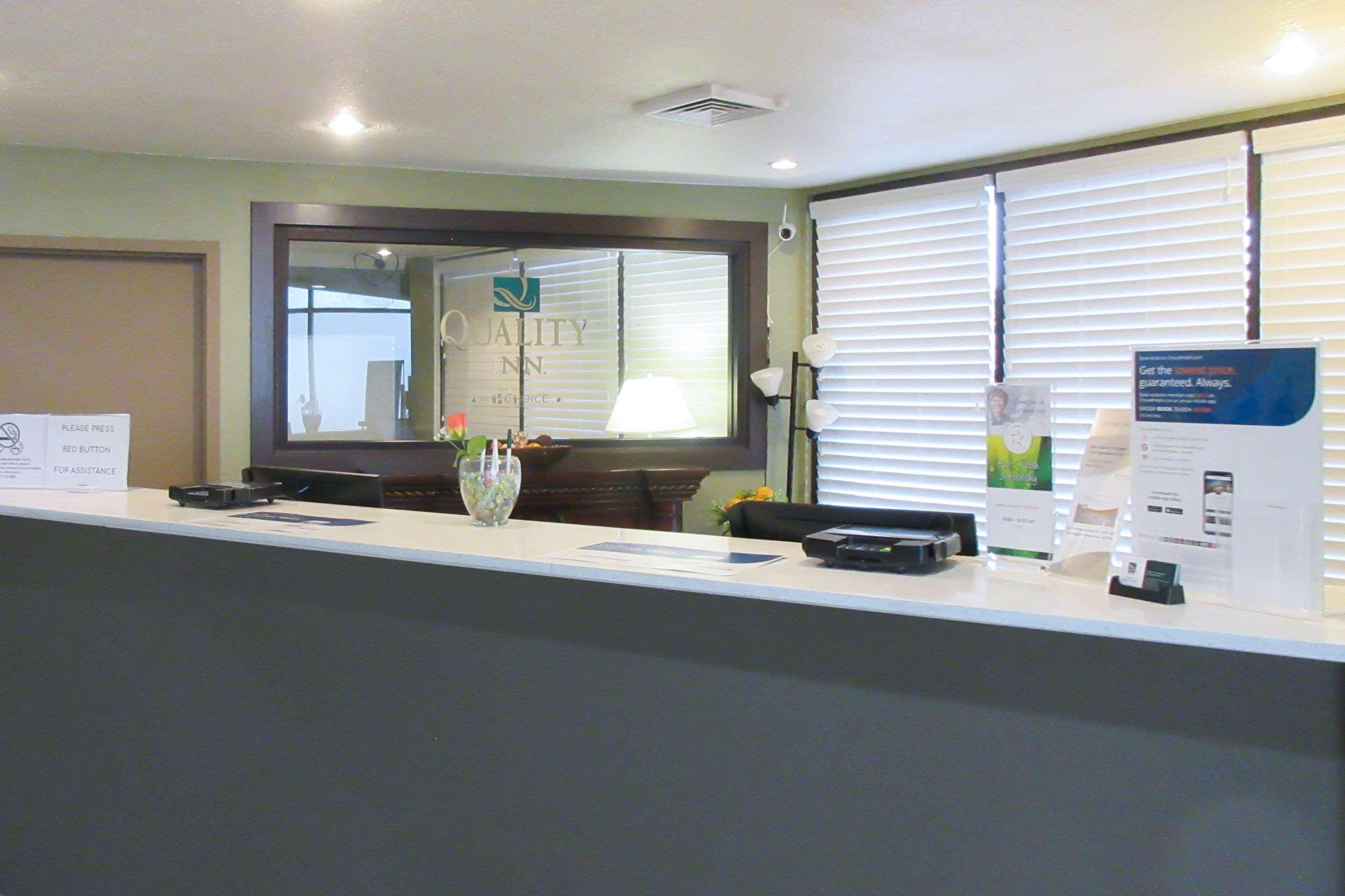 Quality Inn Longmont Bagian luar foto